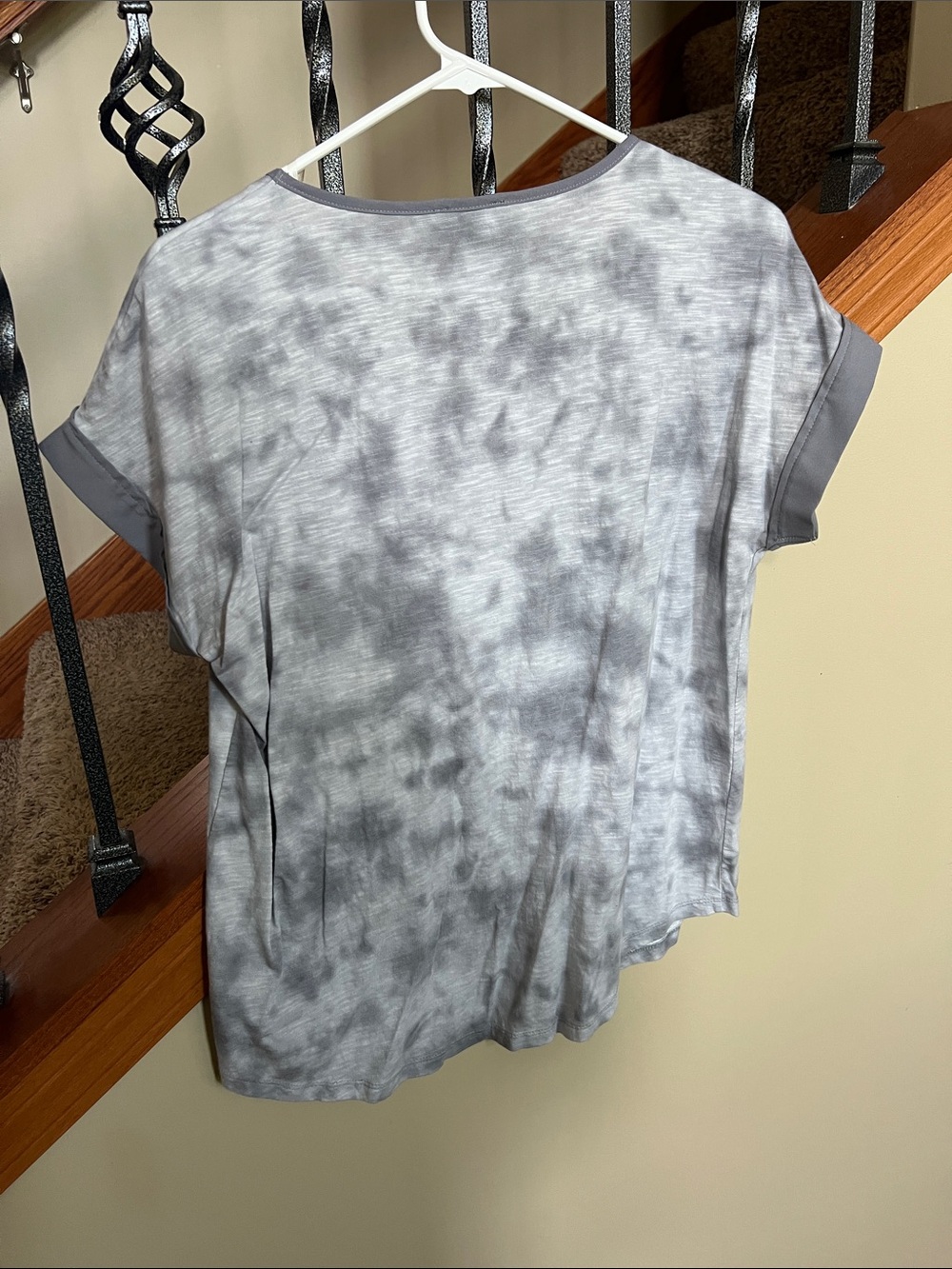 Jones New York Gray Tie-Dye Short Sleeve Pocket Tee - Picture 7 of 7
